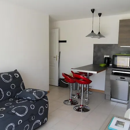 Apartment Cozy Nest Close To The Sea *